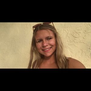 Meet your Posher, Chloe